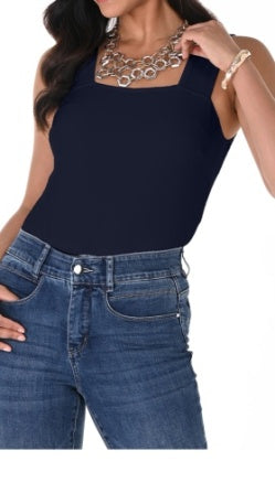Camisole sans manches à encolure carrée Frank Lyman 054 – Élégance minimaliste pour la femme moderne, du quotidien aux sorties chic