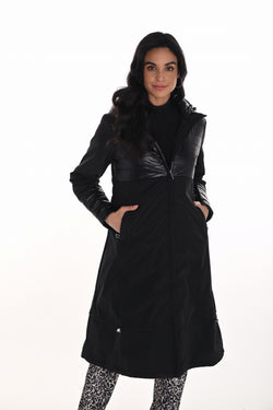 Manteau Frank Lyman 254937 noir détails matelassés capuchon fourrure pour femme – Luxueux et chaud, parfait pour hiver, sorties et occasions