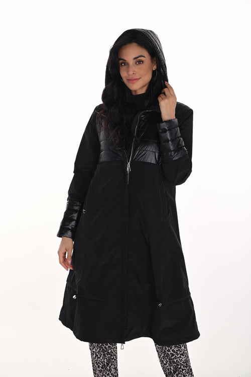 Manteau Frank Lyman 254937 noir détails matelassés capuchon fourrure pour femme – Luxueux et chaud, parfait pour hiver, sorties et occasions