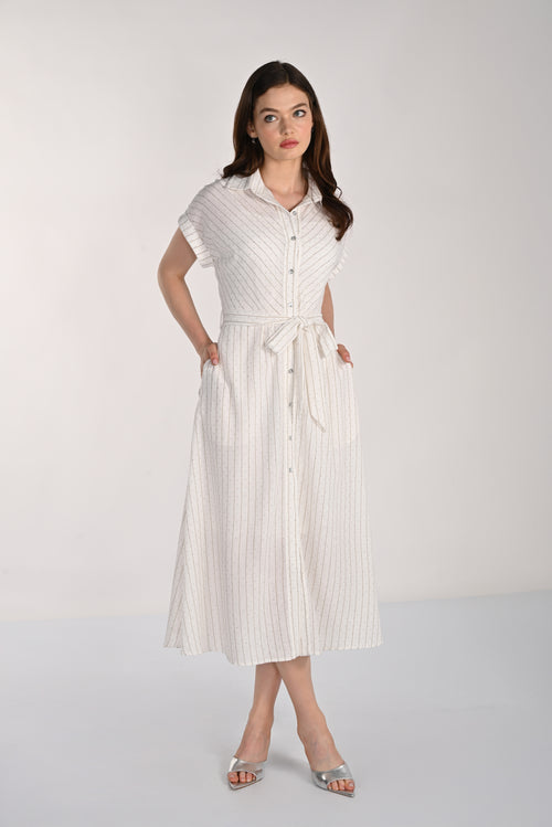 Robe Chemise Rayures Ivoire Frank Lyman (261102) — pour la femme qui aime la ligne droite et le tombé parfait, qui noue la ceinture d’un geste et qui choisit l’ivoire rayé quand elle veut être impeccable sans y penser