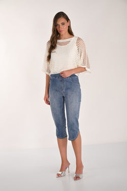 Pantalon capri denim bleu clair à détail strass à l’ourlet – 261606 – Un capri signature féminin et tendance – Frank Lyman