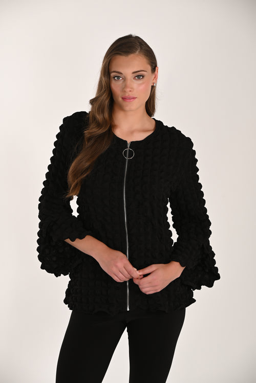 Veste Texturée Bulles Zip Frank Lyman (261614) — pour la femme qui porte la texture comme un bijou, qui zippe d’un geste et qui choisit le noir quand elle veut être remarquée sans couleur