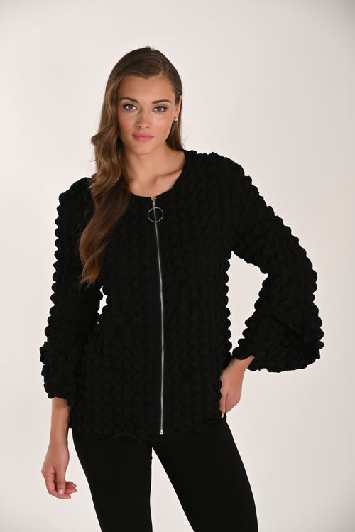 Veste Texturée Bulles Zip Frank Lyman (261614) — pour la femme qui porte la texture comme un bijou, qui zippe d’un geste et qui choisit le noir quand elle veut être remarquée sans couleur