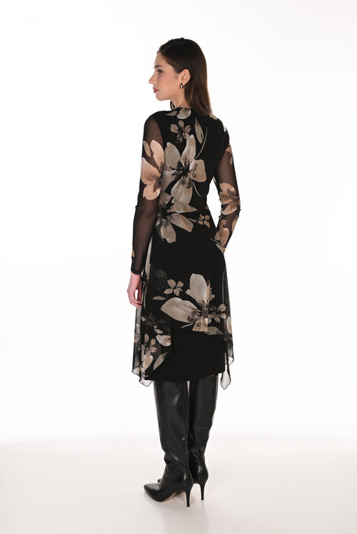 Robe en mousseline florale Frank Lyman 263440 — La pièce signature pour la femme qui ose l’élégance dramatique, du gala au dîner chic, en Noir & Taupe