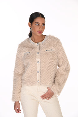 Haut Court Texturé à Encolure Ornée et Boutons Décoratifs Beige Crème Frank Lyman 263709 — Pour la femme au style raffiné, parce que ses détails captent la lumière, en réception avec une jupe noire ou au dîner avec un pantalon ivoire