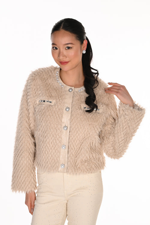 Haut Court Texturé à Encolure Ornée et Boutons Décoratifs Beige Crème Frank Lyman 263709 — Pour la femme au style raffiné, parce que ses détails captent la lumière, en réception avec une jupe noire ou au dîner avec un pantalon ivoire
