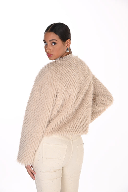 Haut Court Texturé à Encolure Ornée et Boutons Décoratifs Beige Crème Frank Lyman 263709 — Pour la femme au style raffiné, parce que ses détails captent la lumière, en réception avec une jupe noire ou au dîner avec un pantalon ivoire