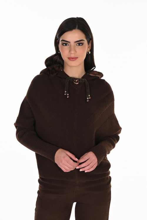 Hoodie moka à capuche bordure fausse fourrure léopard Frank Lyman 263785 — pour la femme chic et raffinée qui veut rester élégante en toute détente, à porter avec son pantalon moka coordonné ou sur un jean slim