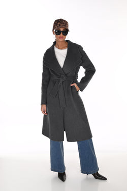 Manteau Long Ceinturé Lainage Gris Anthracite Grand Col Châle Croisé Frank Lyman – Coupe Enveloppe Luxueuse | SKU 263796 | Le manteau signature de la saison | Hiver chic & Élégance intemporelle