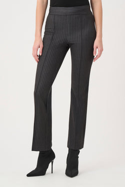 Pantalon à Fines Rayures et Jambe Droite Anthracite Joseph Ribkoff 264008 — Pour la femme à l’allure assurée, parce que les lignes élancent la silhouette, du bureau au dîner avec une blouse ivoire et des bottines