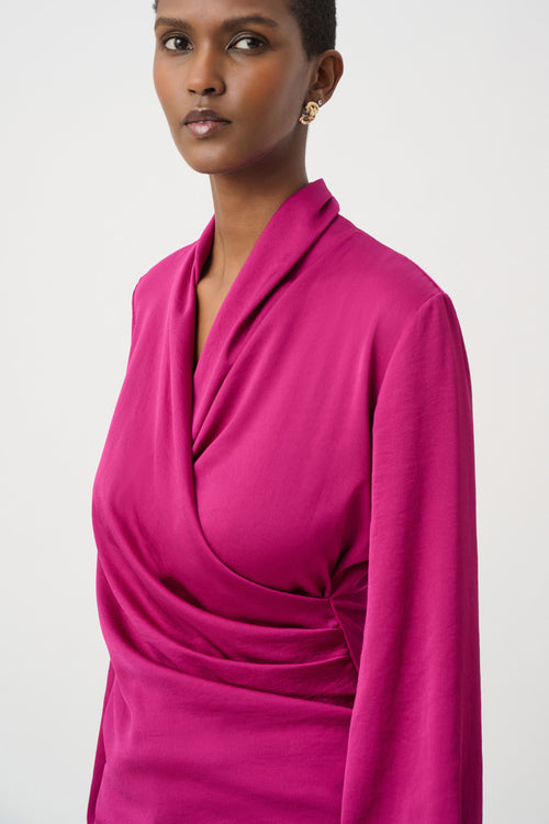 Haut Cache-Cœur Bi-Matière Drapé Joseph Ribkoff – Vert Opulent | SKU 264026 | Pour la femme qui allie féminité et élégance naturelle | Bureau luxe, Cocktails & Soirées | Manches mousseline bouffantes & jersey satiné cache-cœur