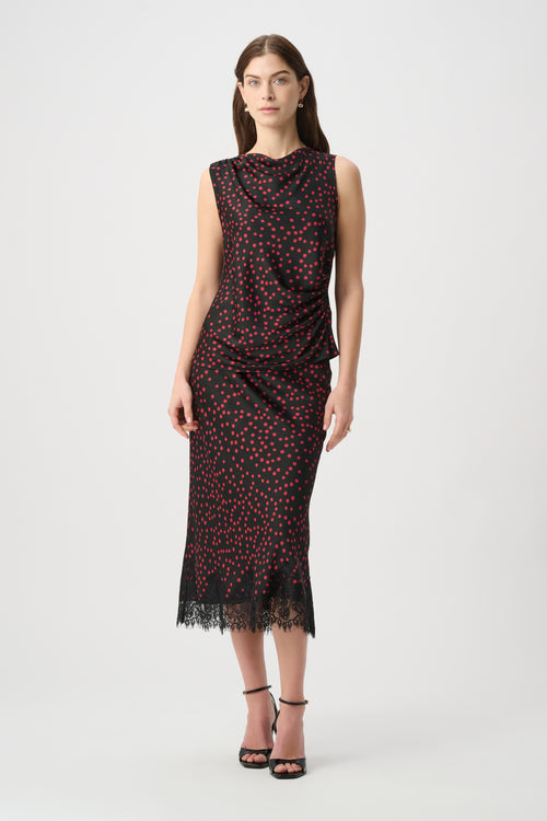 Top Sans Manches Satin Noir Pois Rouge Col Bénitier Drapé Joseph Ribkoff 264117 — Le top qui transforme chaque soirée en moment de grâce