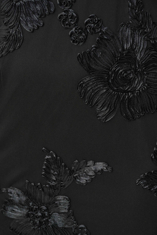 Robe midi à fleurs en relief et encolure illusion noire Joseph Ribkoff 264143 — Pour la femme qui aime le raffinement, parce que ses détails captent la lumière, lors d’une réception avec des talons et une pochette