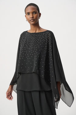 Haut drapé à détails scintillants et encolure bateau noir Joseph Ribkoff 264177 — Pour la femme qui aime briller avec discrétion, parce que son voile anime la silhouette, en soirée avec un pantalon habillé