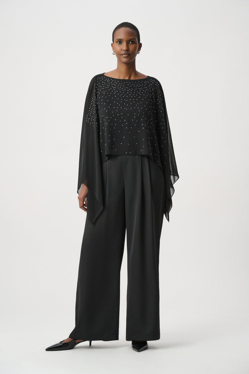 Haut drapé à détails scintillants et encolure bateau noir Joseph Ribkoff 264177 — Pour la femme qui aime briller avec discrétion, parce que son voile anime la silhouette, en soirée avec un pantalon habillé