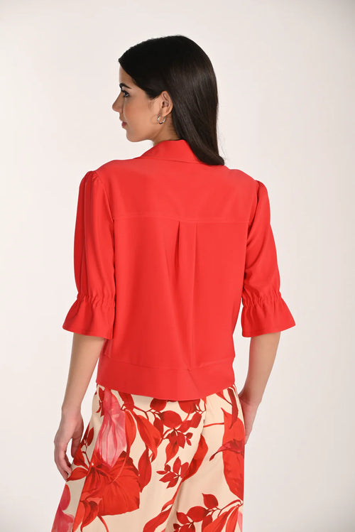 Veste zippée rouge à manches avec poches poitrine Frank Lyman 266045 – Style audacieux et élégance moderne pour la femme contemporaine, du bureau aux sorties chic