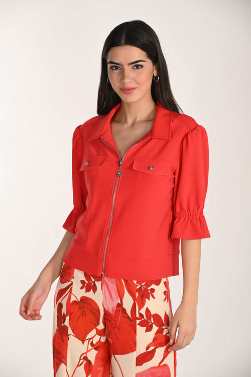 Veste zippée rouge à manches avec poches poitrine Frank Lyman 266045 – Style audacieux et élégance moderne pour la femme contemporaine, du bureau aux sorties chic