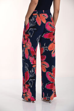 Pantalon Frank Lyman à jambe large avec imprimé floral multicolore sur fond foncé, conçu pour un style affirmé et élégant – Modèle 266357
