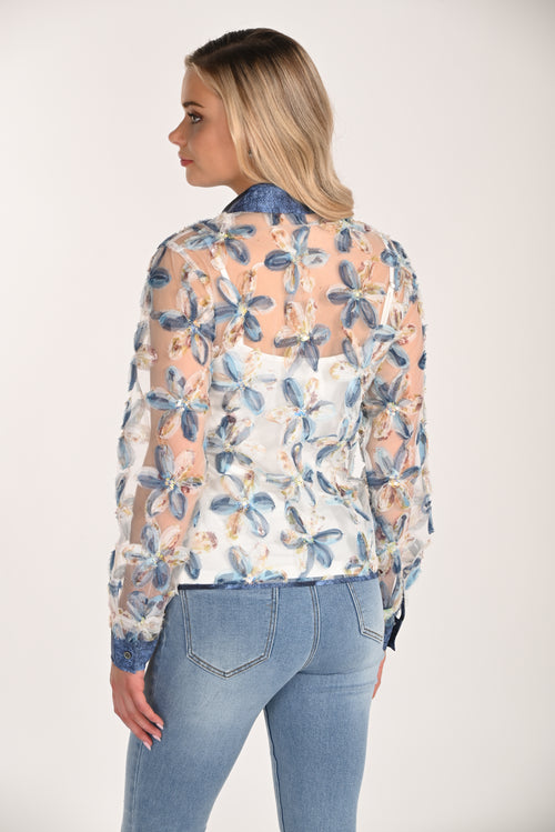 hemisier Frank Lyman à manches longues en maille transparente avec motifs floraux brodés et col chemise contrastant, conçu pour un style raffiné et féminin – Modèle 266527