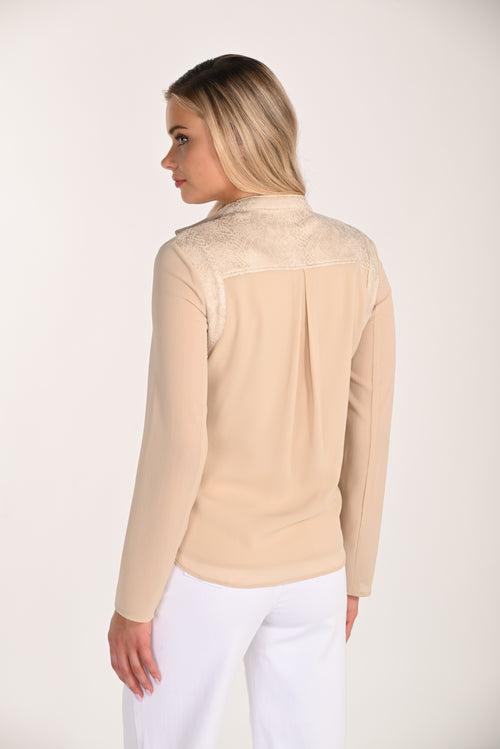 Veste Moto Suède Brodée Frank Lyman (266544) — pour la femme qui adoucit le rock avec de la dentelle, qui l’enfile sur tout et qui choisit le beige quand elle veut être lumineuse sans effort