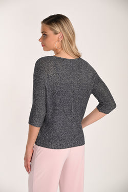 Découvrez le haut Frank Lyman 266548 pour femme. Imprimé cœurs romantique avec détails contrastants. Manches longues élégantes. Style féminin et chic.