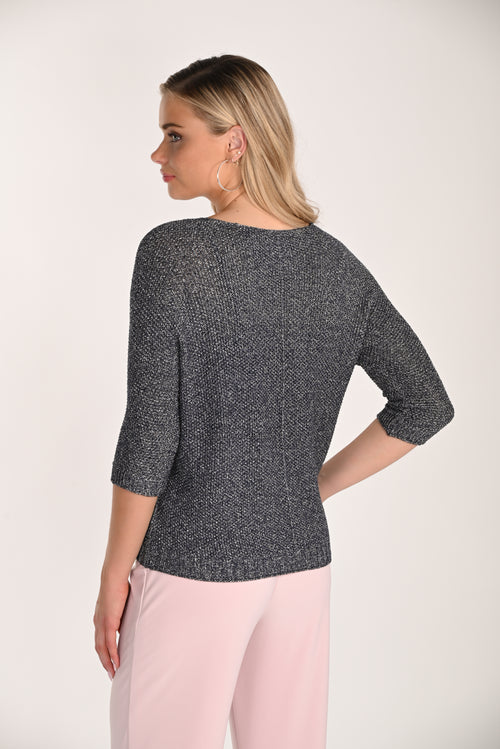 Découvrez le haut Frank Lyman 266548 pour femme. Imprimé cœurs romantique avec détails contrastants. Manches longues élégantes. Style féminin et chic.