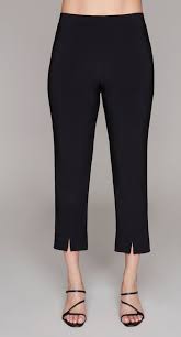 Pantalon 7/8 Compli K 36098 : fentes aux chevilles, coupe flatteuse, noir intemporel. Parfait pour bureau et occasions chic. Confort et élégance.
