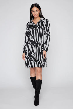 Robe Zippée Imprimée Zébré Palmier Compli K 36560 — Le graphisme qui s’habille en robe et prend toute la place