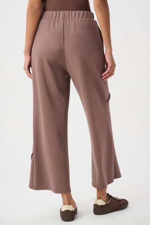 Pantalon Wide-Leg 7/8 Taupe Coutures Géométriques Sculptural Joseph Ribkoff 264080 — L’architecture du style — quand la coupe devient œuvre d’art