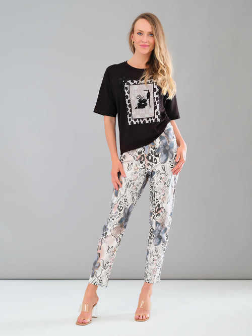 Haut Tricotto 56421 noir avec imprimé "Chic" et motif léopard pour femme – Manches courtes, style élégant et tendance