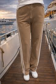 Pantalon Tricotto 56368 beige taille élastique détails contrastés pour femme – Confortable et chic, parfait pour quotidien, voyages et sorties