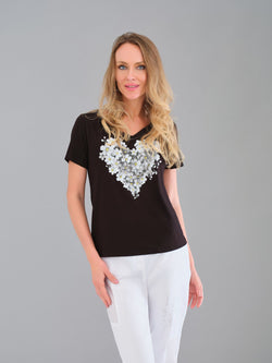 Haut Tricotto motif cœur floral pour femme au style féminin et décontracté, idéal pour le quotidien et les sorties, signé Tricotto – Modèle 56417