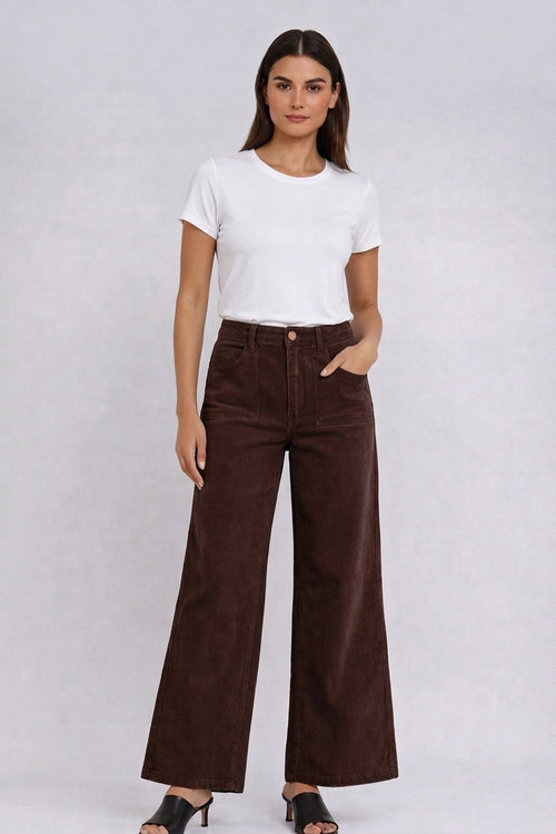 Pantalon Velours Côtelé Wide Leg Beige Chocolat Foncé BC-002 — Glissez-le avec une chemise rayée bleue pour le bureau, un pull cachemire ivoire le weekend, ou un blazer écru pour un chic parisien sans effort