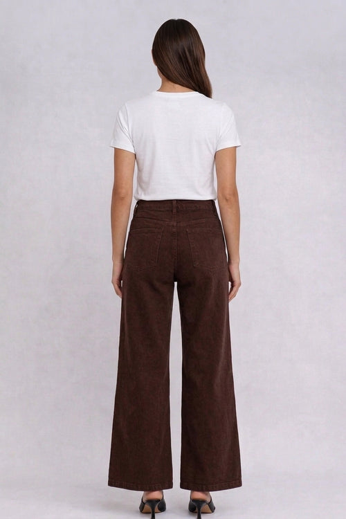 Pantalon Velours Côtelé Wide Leg Beige Chocolat Foncé BC-002 — Glissez-le avec une chemise rayée bleue pour le bureau, un pull cachemire ivoire le weekend, ou un blazer écru pour un chic parisien sans effort