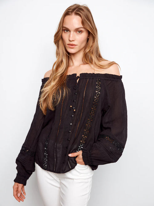 Haut Charlie B C4642-472C-001 noir épaules dénudées broderies pour femme – Romantique et bohème, parfait pour été, sorties, soirées et occasions
