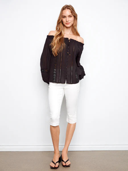 Haut Charlie B C4642-472C-001 noir épaules dénudées broderies pour femme – Romantique et bohème, parfait pour été, sorties, soirées et occasions