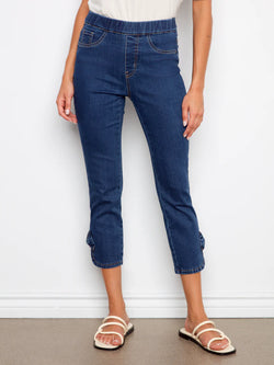 Capri Charlie B C5333Y-431A-140 denim bleu détails nœuds pour femme – Confortable et tendance, parfait pour quotidien, sorties et vacances