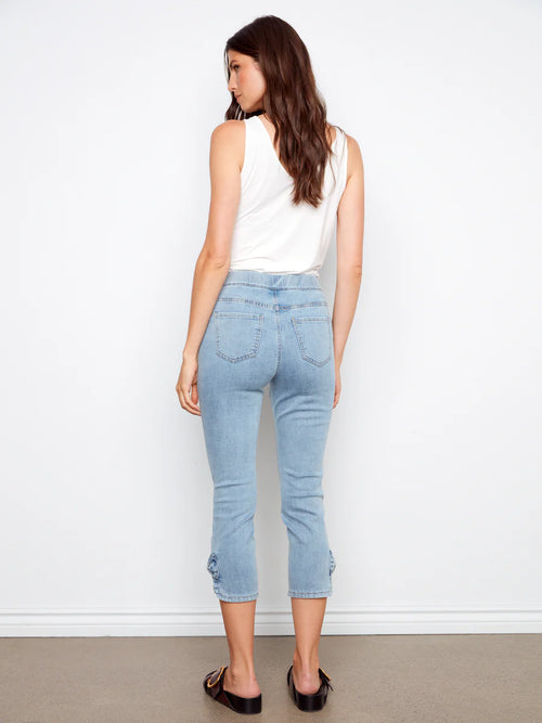 Pantalon Charlie B C-5333Y-431A-140 capri bleu pâle nœuds décoratifs pour femme – Frais et féminin, parfait pour été, quotidien, sorties et vacances