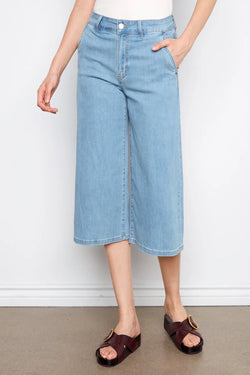 Pantalon denim large pour femme – Charlie B C5761-300C-140 | Jean léger coupe ample style culotte | Pour la femme moderne qui recherche confort et élégance | Parfait pour le quotidien, les sorties ou les voyages