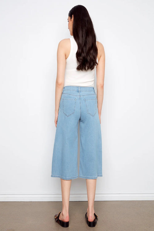 Pantalon denim large pour femme – Charlie B C5761-300C-140 | Jean léger coupe ample style culotte | Pour la femme moderne qui recherche confort et élégance | Parfait pour le quotidien, les sorties ou les voyages