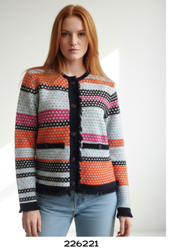 Cardigan Texturé à Bandes Multicolores et Bordures Frangées Scorzzo 226221 — Pour la femme au chic expressif, parce que ses contrastes réveillent la tenue, au bureau avec un pantalon noir ou en sortie sur un jean bleu