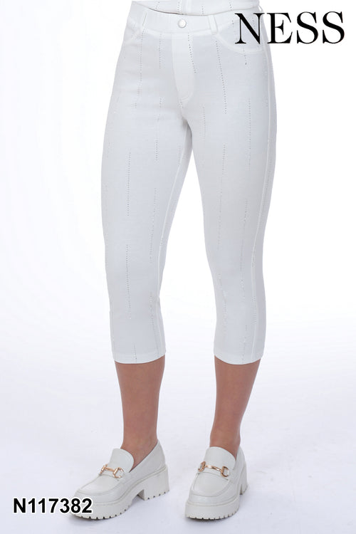 Pantalon Ness N117382 capri blanc cassé détails paillettes pour femme – Élégant et raffiné, parfait pour quotidien, sorties et vacances