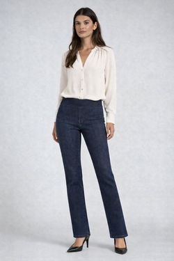 Jean Slim Straight Pull-On Denim Indigo Foncé Carreli PP-004 — Pour la femme qui veut le confort d'un pull-on avec l'allure d'un jean classique, au bureau, en soirée ou en weekend avec un pull camel