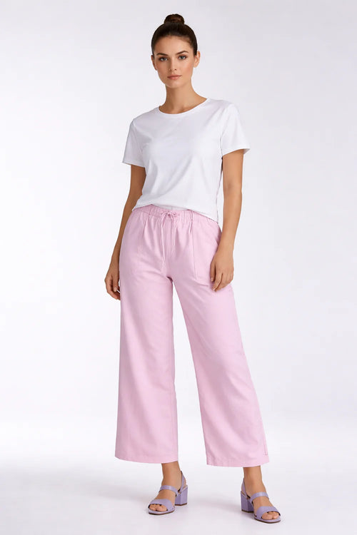 Pantalon Large Carelli t1003— pour la femme moderne qui l'enfile avec aisance, le porte avec élégance et le choisit pour toutes les occasions, du quotidien aux sorties chics