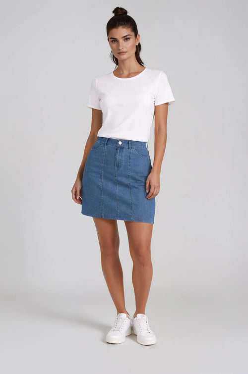 Jupe denim Stone Carelli (T-1004) — pour celle qui s’habille avec intention, se déplace avec assurance et choisit le denim comme second peau, du matin au soir