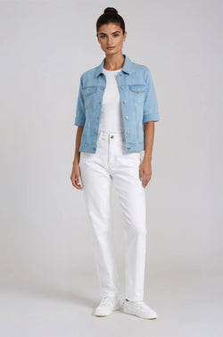 Veston en denim Carelli T2037 pour celle qui s’habille avec intention, se distingue avec aisance et rayonne à chaque occasion