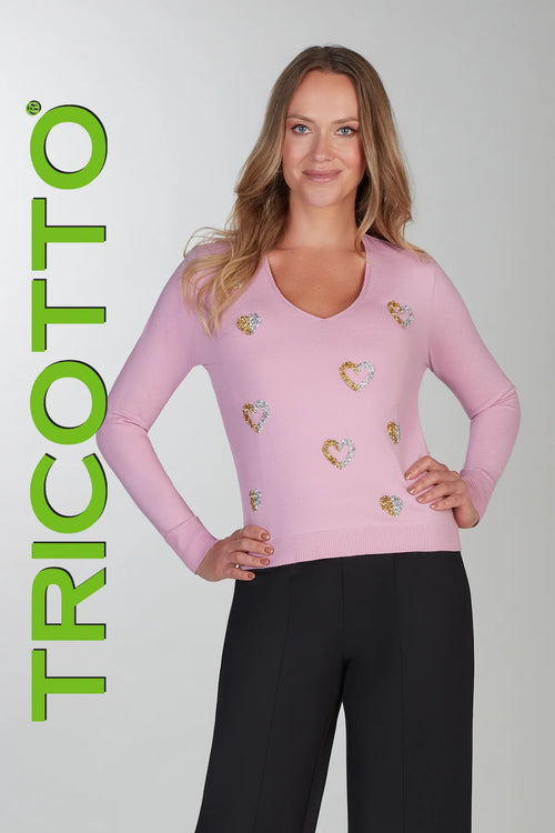 Pull rose Tricotto à manches longues avec motifs cœur décoratifs, conçu pour un style féminin et soigné – Modèle T-372