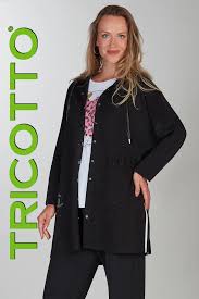Veste Tricotto T-474 noire capuchon détails pailletés pour femme – Moderne et polyvalente, parfaite pour quotidien, sorties et soirées