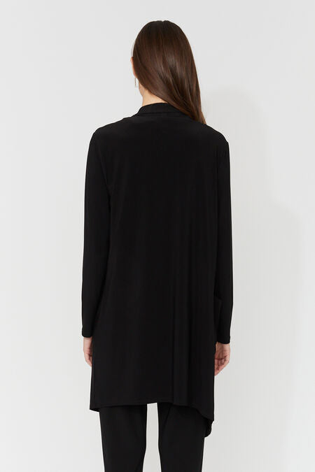 Veste Longue Fluide Revers Cascade Compli K 36086 — Le drapé qui transforme chaque silhouette en œuvre d’élégance
