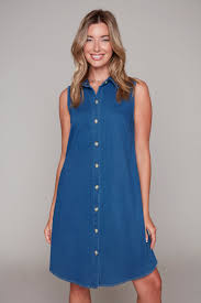 Robe Compli K 36084 sans manches boutonnée denim bleu pour femme – Décontractée-chic, parfaite pour quotidien, vacances et sorties